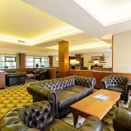 With Terrace And Sauna By Grand アパート